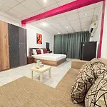 Charm Hotel 3*