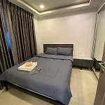 Condo With Nice Pool