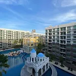 Condo With Nice Pool