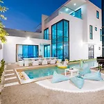 Always Fun Pool Villa