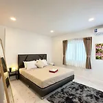 Liwei Cozy Pool Villa