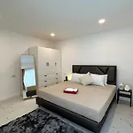 Liwei Cozy Pool Villa