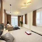 Liwei Cozy Pool Villa