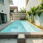 Villa Tagvilla Bongkot Pool In 4 Bedroom Pattaya