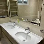 2 Bedroom With Private Swimming Pool And Jacuzzi 350m From