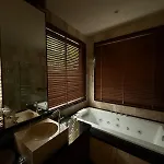 Luxury Luxury Seven Stars *