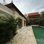 Luxury Luxury Seven Stars