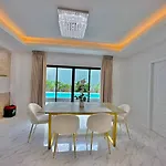 Villa Tagvilla Bongkot Pool In 4 Bedroom