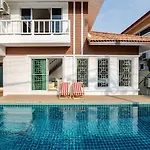 Long Warmth Pool Villa
