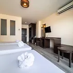 Dancenter Luxury Underwater World โรงแรม Pattaya