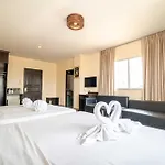 โรงแรม Dancenter Luxury Underwater World 5*