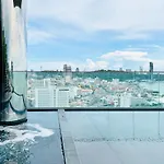 Apartment Edge By Yoyo *
