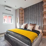 New 2024 - Two Compound - 9br - Two Pools * Pattaya