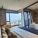 Seaview Condo With A Great Location - Opc1