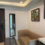 Pool Access Near And Town อพาร์ทเม้น Pattaya