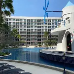 Pool Access Near And Town *