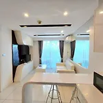 อพาร์ทเม้น Center New