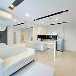 อพาร์ทเม้น Center New