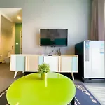 Walking Street Unixx Beautiful Sea View Apartment Pattaya