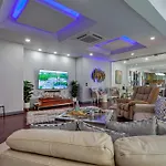 วิลล่า Angels-villa-pattaya-near-walking-street-4bed-8-people *