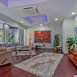 วิลล่า Angels-villa-pattaya-near-walking-street-4bed-8-people *