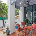 Angels-villa-pattaya-near-walking-street-4bed-8-people