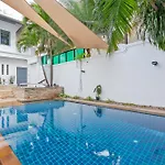 Angels-villa-pattaya-near-walking-street-4bed-8-people