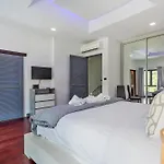 วิลล่า Angels-villa-pattaya-near-walking-street-4bed-8-people *