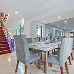 วิลล่า Angels-villa-pattaya-near-walking-street-4bed-8-people *