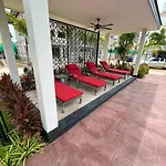 Super Luxury 3 Bedroom Private Pool With Jacuzzi, Near 711, 10 Minutes To Walking Street And - Mt8 วิลล่า Pattaya