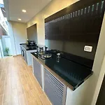 Super Luxury 3 Bedroom Private Pool With Jacuzzi, Near 711, 10 Minutes To Walking Street And - Mt8 วิลล่า Pattaya