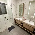Super Luxury 3 Bedroom Private Pool With Jacuzzi, Near 711, 10 Minutes To Walking Street And - Mt8 วิลล่า *