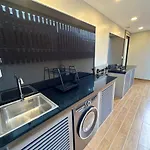 Super Luxury 3 Bedroom Private Pool With Jacuzzi, Near 711, 10 Minutes To Walking Street And - Mt8