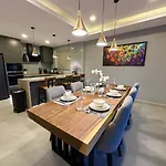 วิลล่า Super Luxury 3 Bedroom Private Pool With Jacuzzi, Near 711, 10 Minutes To Walking Street And - Mt8