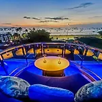 The Globe Hotel, Bar & Restaurant