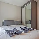 อพาร์ทเม้น 2 Bedroom Sea View, The Base *