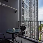 อพาร์ทเม้น 2 Bedroom Sea View, The Base