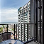 อพาร์ทเม้น 2 Bedroom Sea View, The Base *