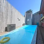 The Leaf&Pool Kohlarn เดอะลีฟ&พลู ที่พักเกาะล้าน