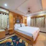 Bigg Villa At Walking Street