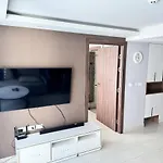 Grand Avenue 1br Pool View Smart Tv Wifi 6th Floor *