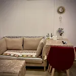Central Romantic Condo Phyllis