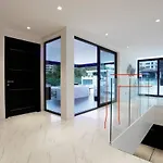 Near & Walk Street Luxury *