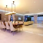 Near & Walk Street Luxury * Pattaya