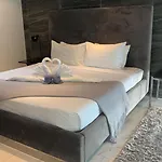 Near & Walk Street Luxury