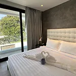 Near & Walk Street Luxury วิลล่า *
