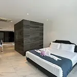 Near & Walk Street Luxury Pattaya