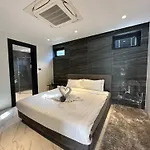 วิลล่า Near & Walk Street Luxury