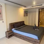 Grand Avenue 1br 6th Floor Pool View Smart Tv Wifi อพาร์ทเม้น