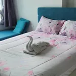 Apartment Centric Sea Pattaya中心海 *